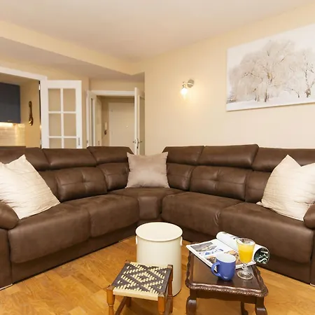 Apartment Montibel By Bevalle